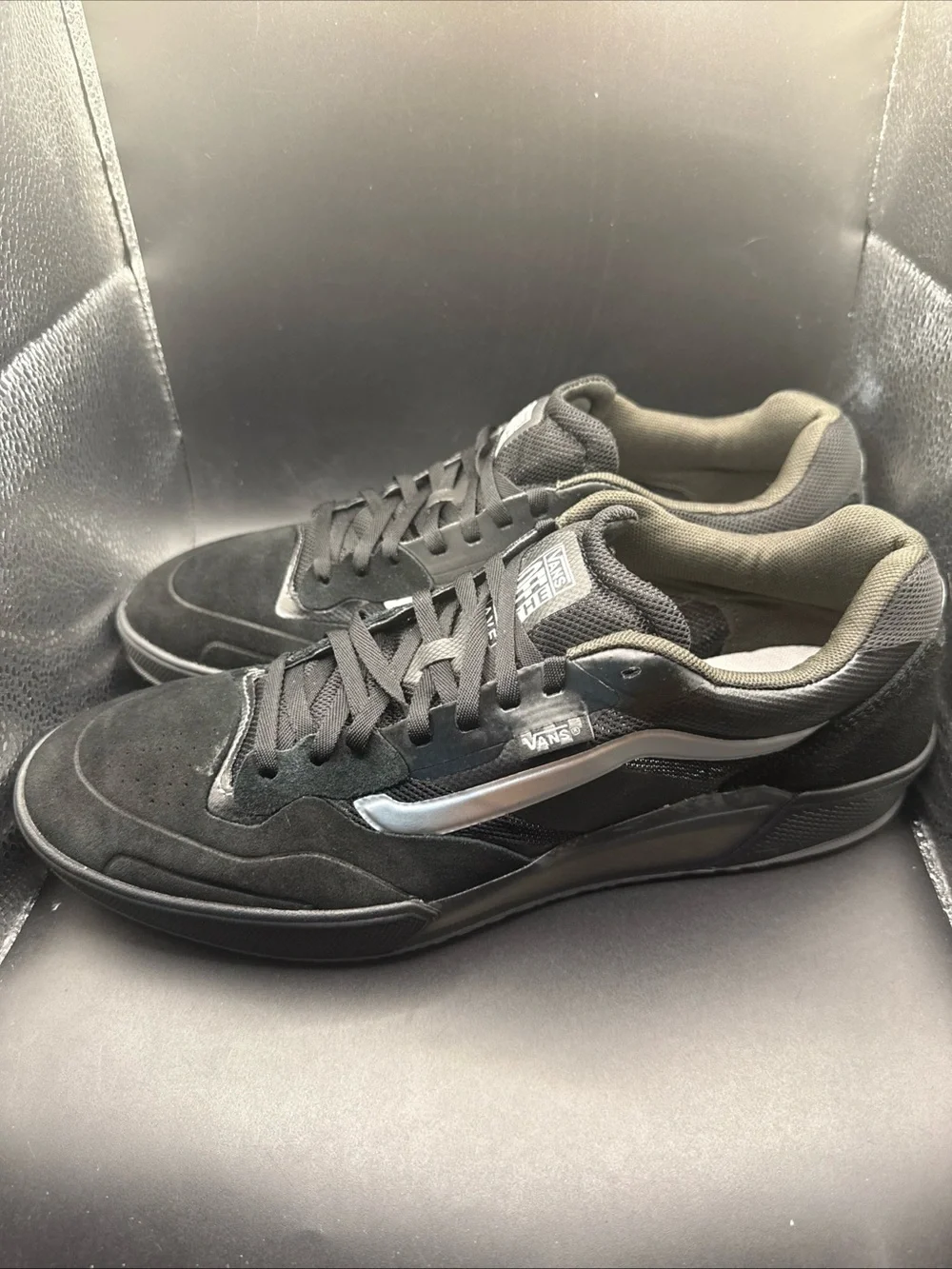 Size 11 - Vans Ave 2.0 Black Metallic, VN000DA1B5T, Clean, No Box, Great Cond